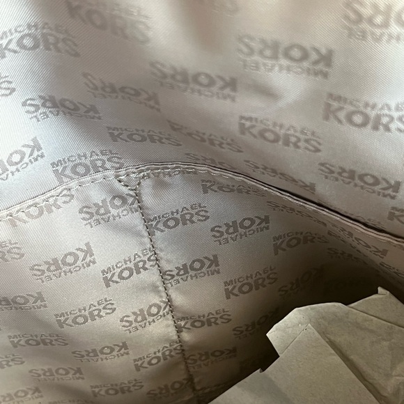 Michael KORS Leather Women's Bag - Picture 9 of 12